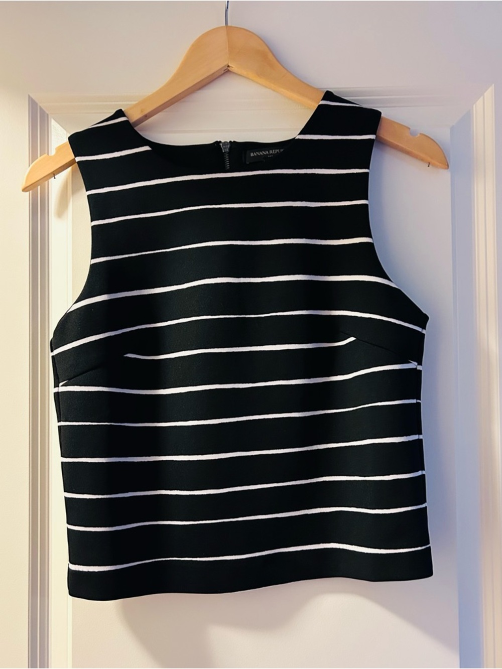 Banana Republic Black & White Striped Sleeveless Shell